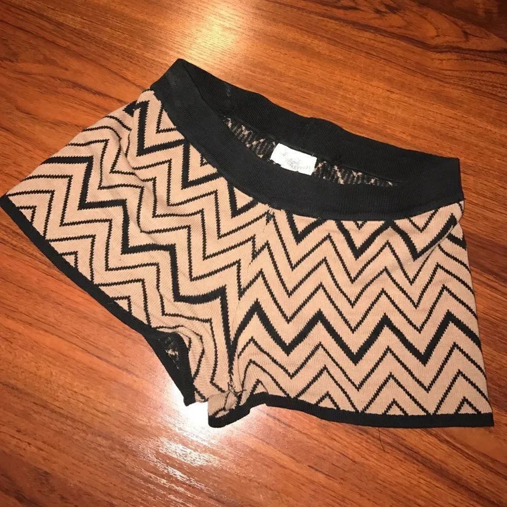 Zig Zag Shorts